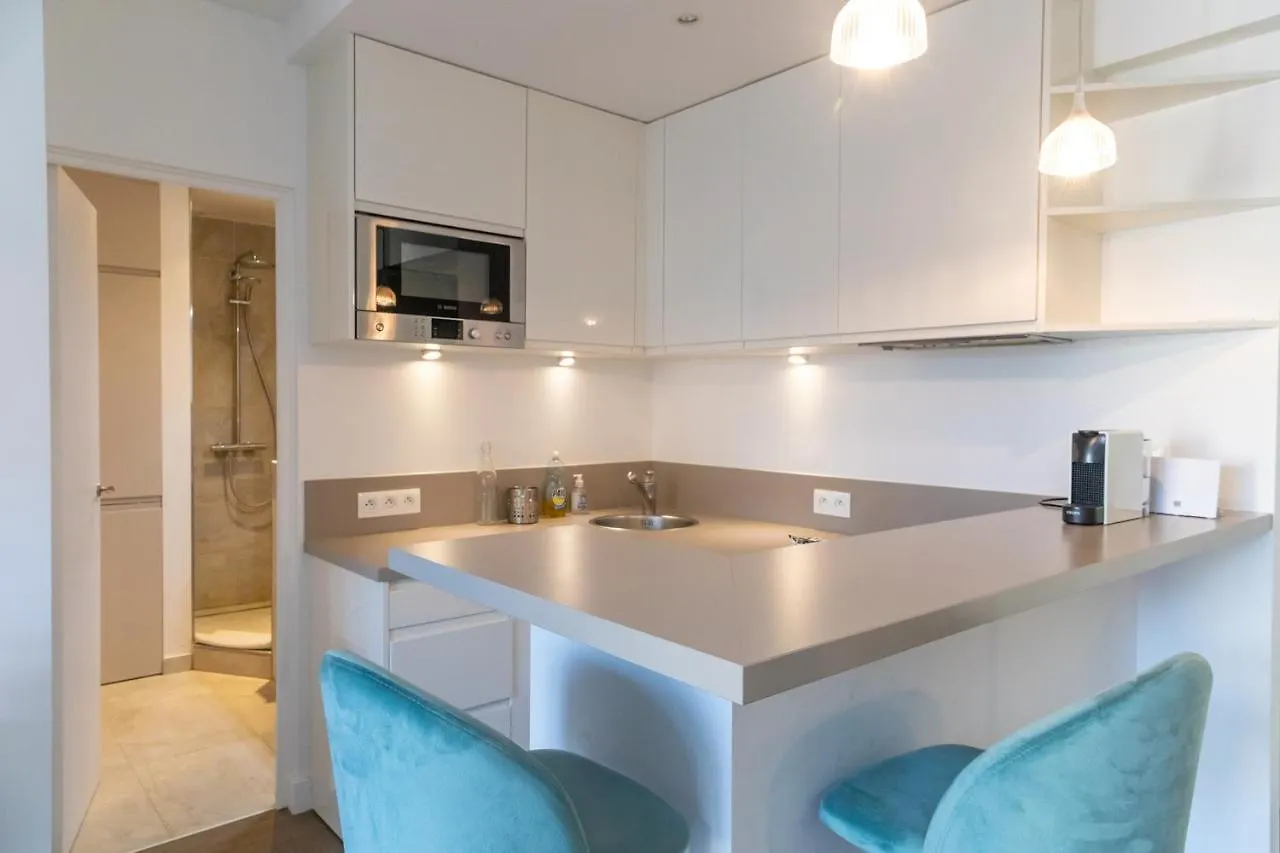 Eiffel Tower Amelie Residence Paris Apartment