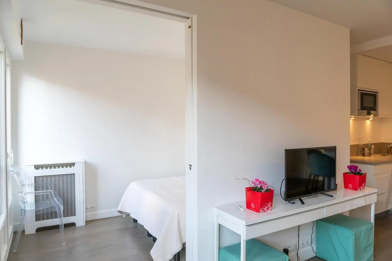 Eiffel Tower Amelie Residence Paris 0*,  France