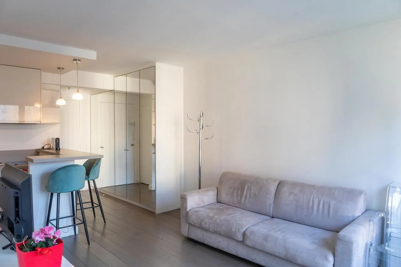 Eiffel Tower Amelie Residence Paris Apartment